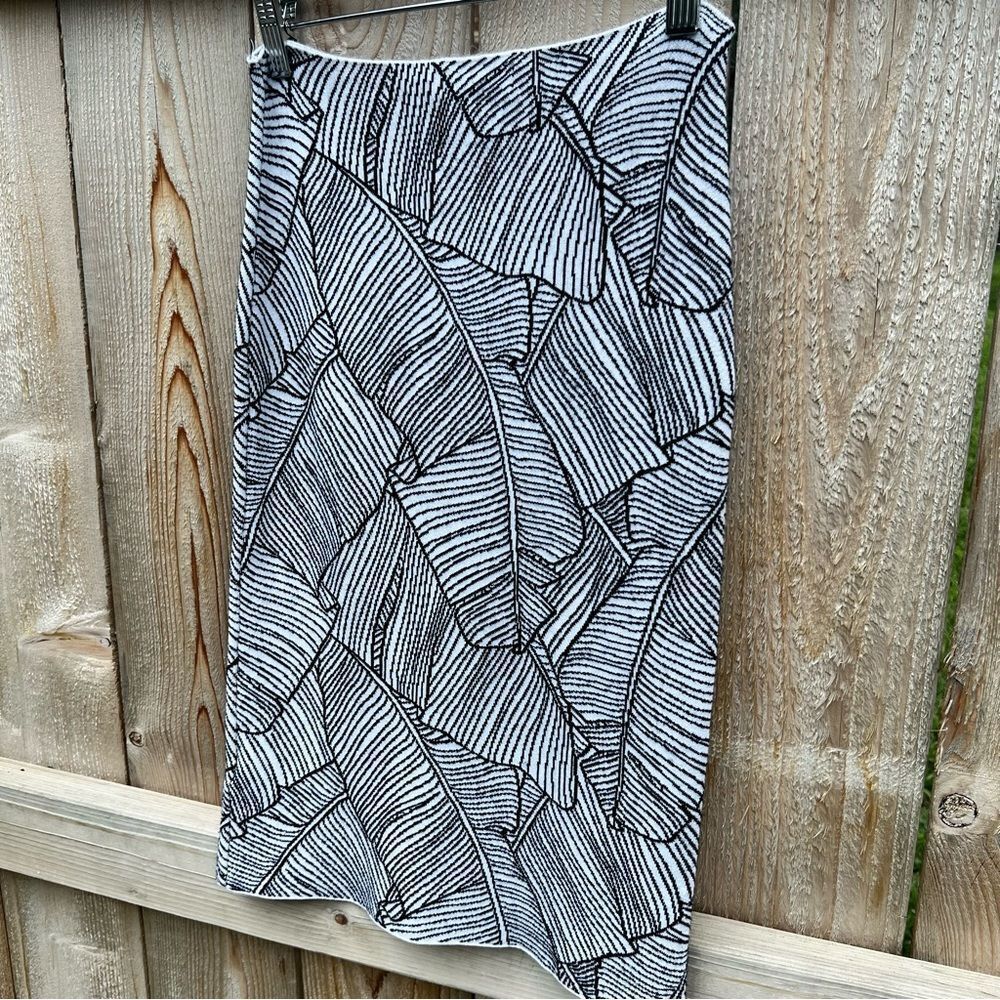 SALE …Ella Moss Stretchy Midi Pencil Skirt Black-and-white Graphic size XS - Picture 3 of 6